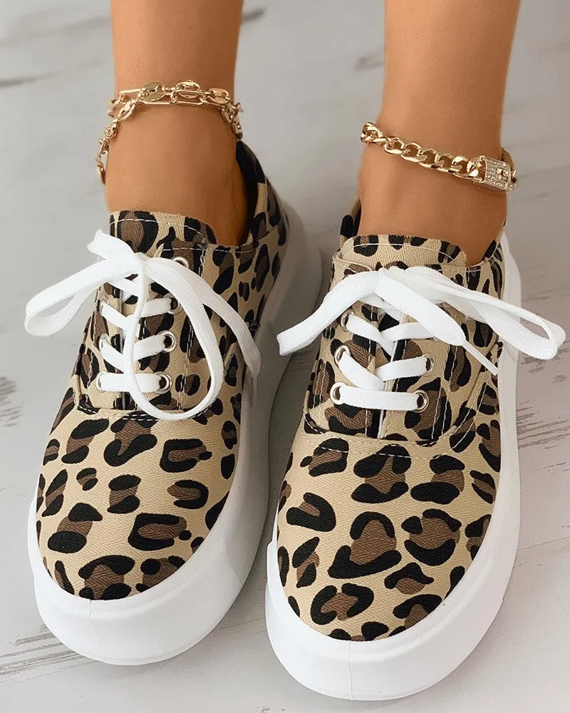 Eyelet Lace up Flatform Canvas Shoes