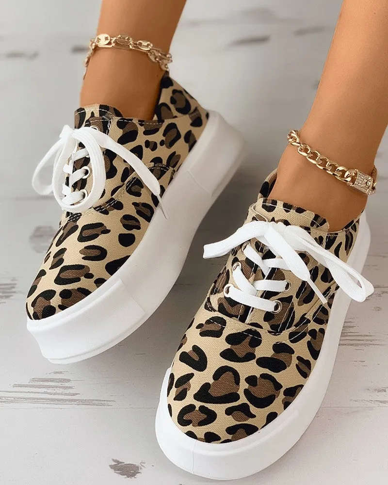 Eyelet Lace up Flatform Canvas Shoes