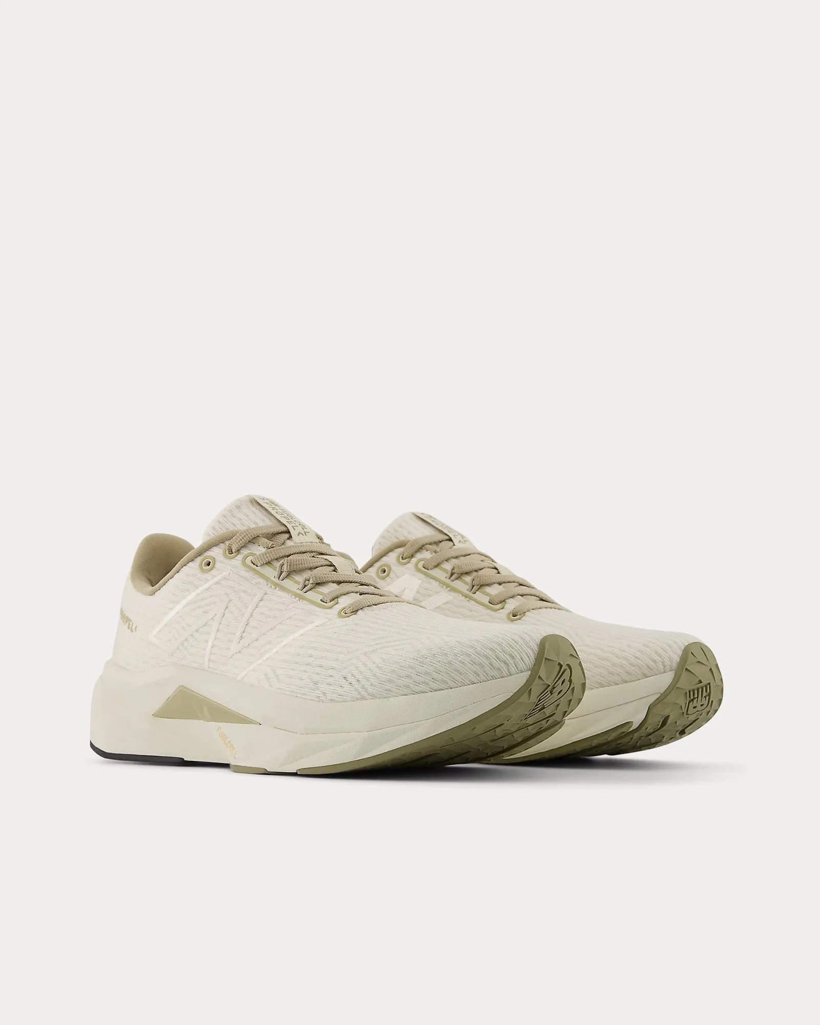 FuelCell Propel v5 Linen / Gold Metallic / Stoneware Running Shoes