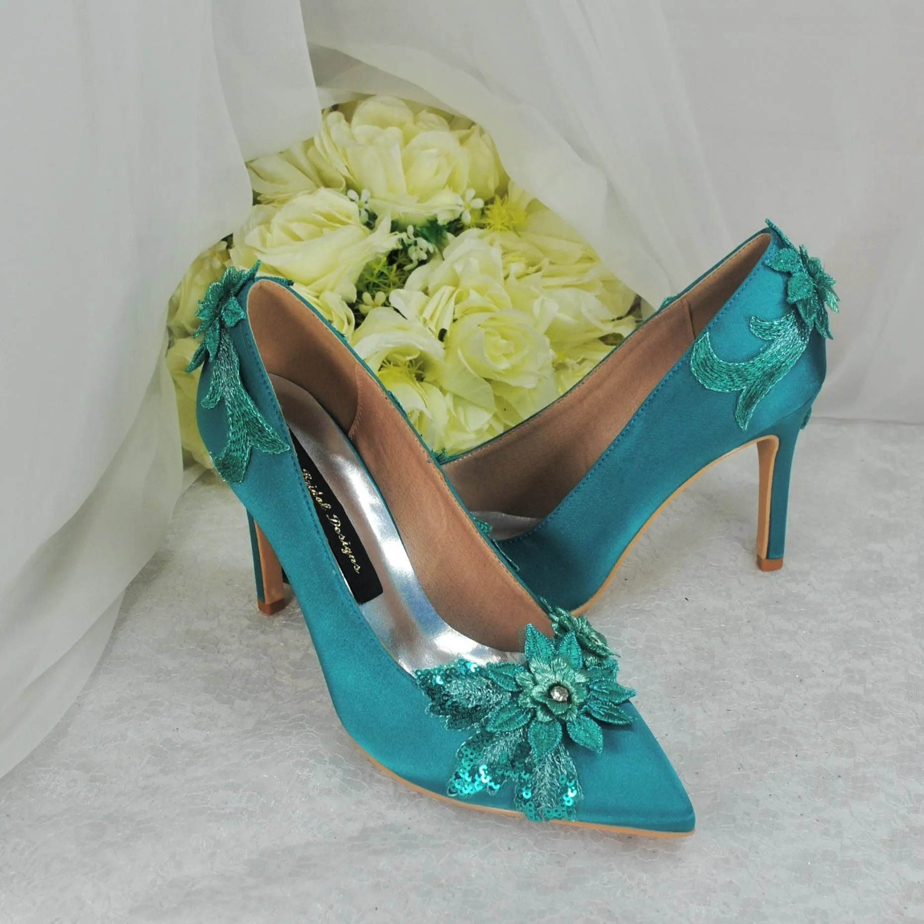 Stunning Teal Pumps Clutch Bag and Fascinator Hat. UK5/US7.5