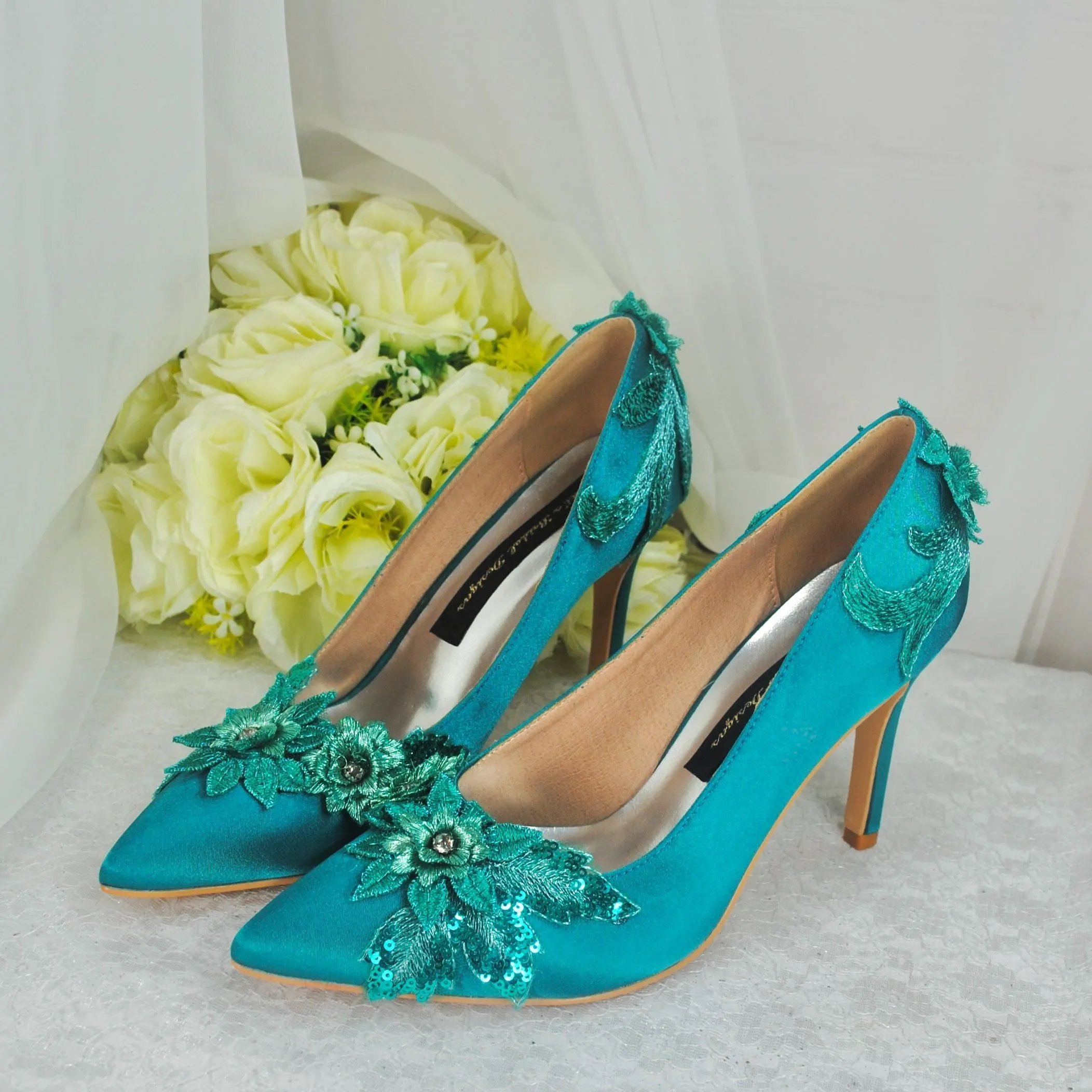 Stunning Teal Pumps Clutch Bag and Fascinator Hat. UK5/US7.5